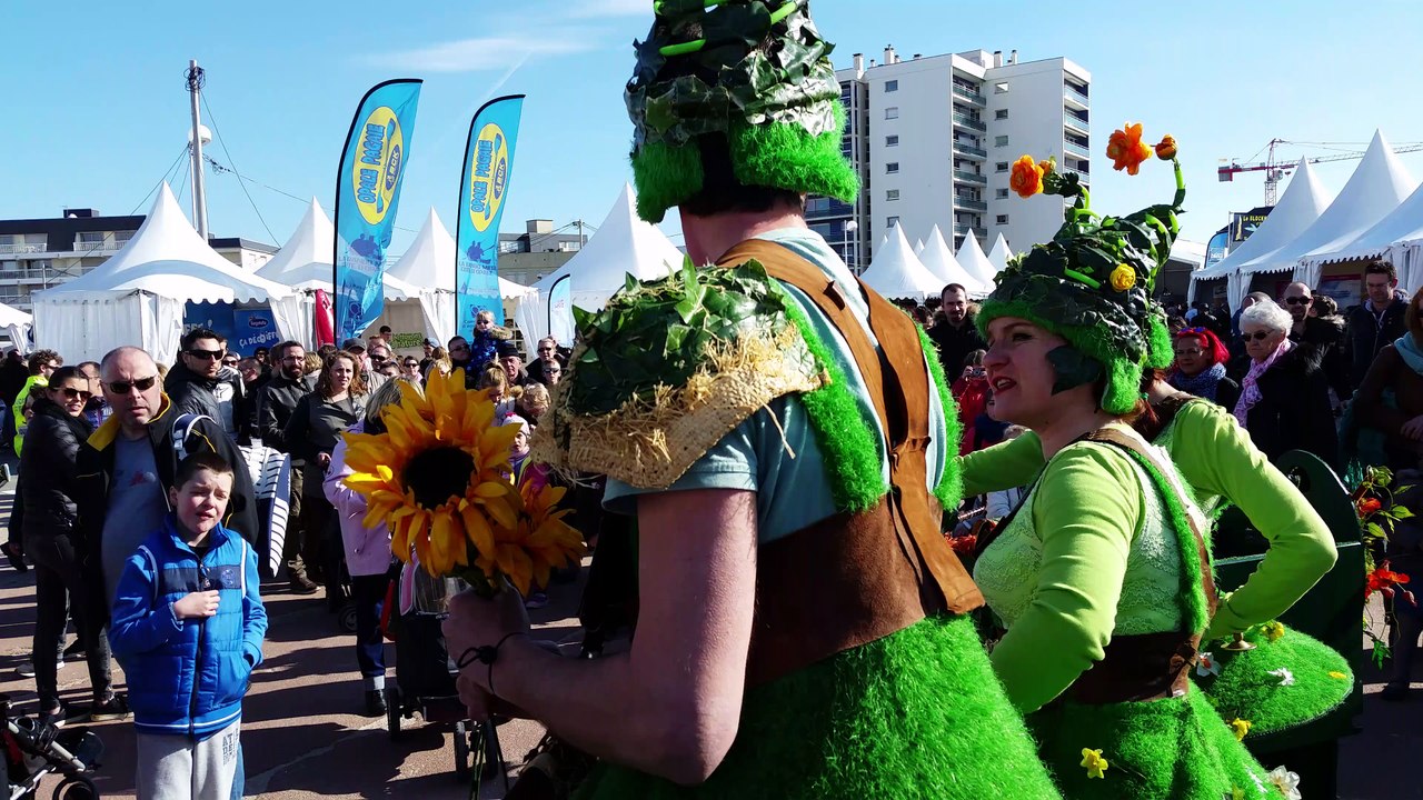 Personnages de printemps aux Rencontres Internationales de Cerfs-Volants de Berck