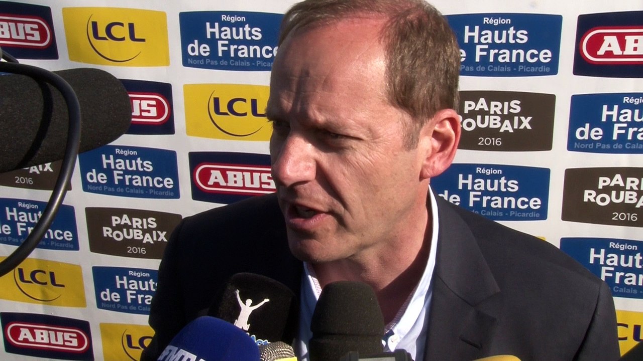 Paris-Roubaix 2016 - Christian Prudhomme sur Mathew Hayman, Tom Boonen, Fabian Cancellara et Adrien Petit