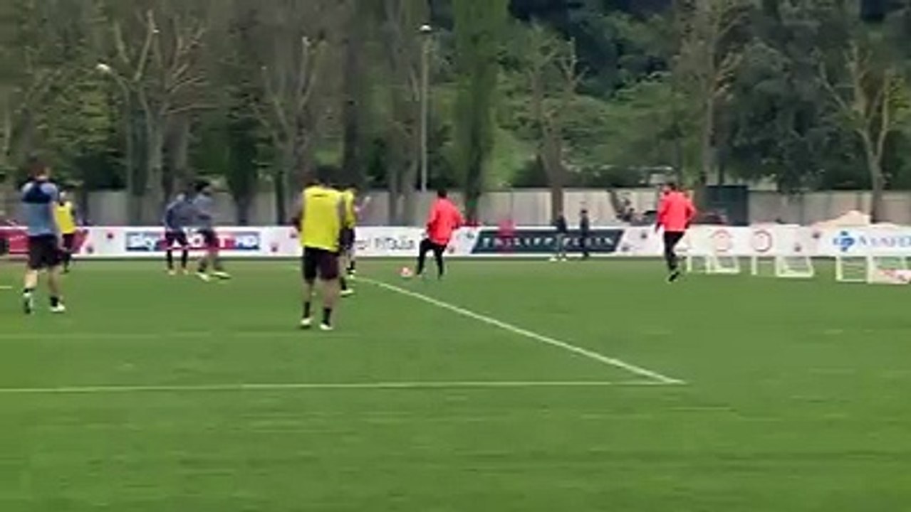 مرواغة وهدف رائع لصلاح في تدريبات روما