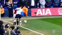 Memphis Depay vs Kyle Walker during Tottenham s Manchester United