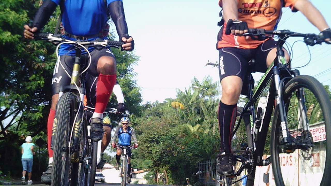 Confraternização com os amigos e amigas, bikers, Mtb, Café Colonial, 86 bikers, 55 km, Pindamonhangaba, SP, Brasil, abril, 2016