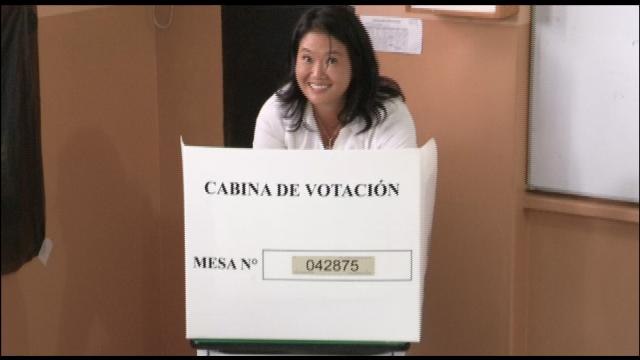 Los candidatos Keiko Fujimori y Pedro Pablo Kuczynski votan en Lima