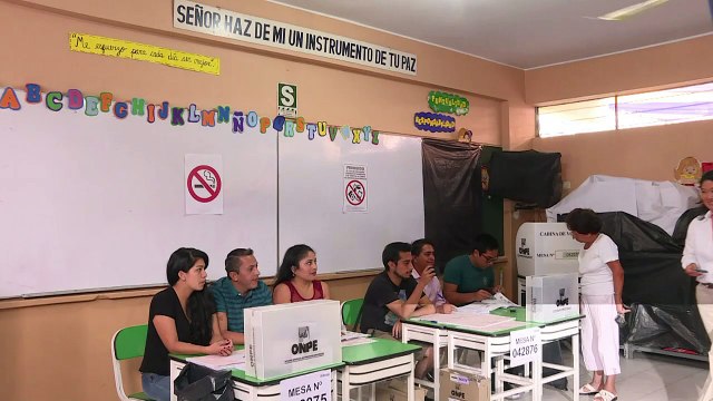 Keiko Fujimori votó para elegir presidente en Perú