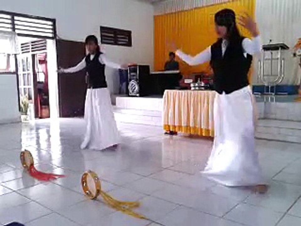 Latihan Tarian Rebana -  GPdI Betania Tendeki