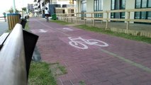 Aqui não tem Acidente! Ciclovia padrão em Meia-Praia Itapema Santa Catarina muito boa!