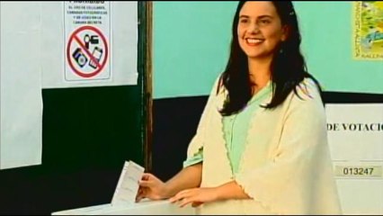 La candidata de izquierda Verónica Mendoza vota en el Cuzco -