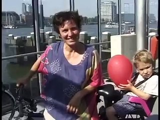 Demander à quelqu'un s'il a un téléphone portable en 1999