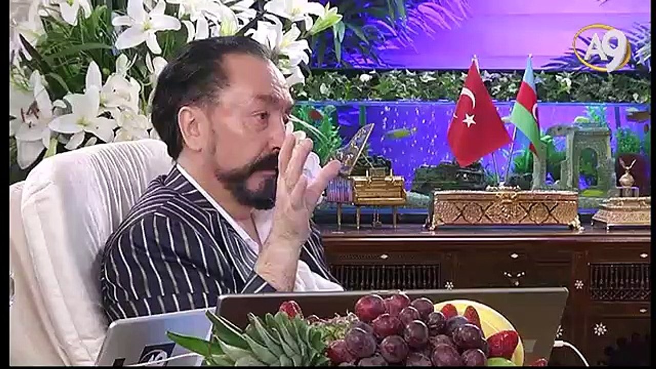 Bağnazlar kadını ezmeyi, kıyafetine karışmayı ahlak zannediyorlar.