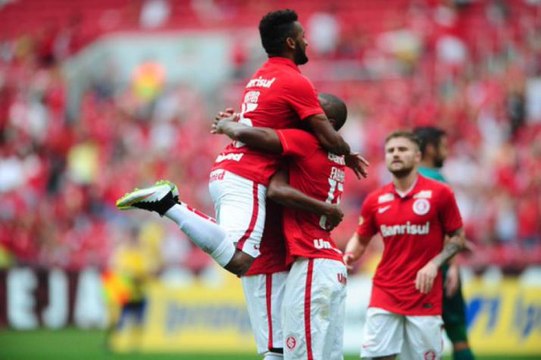 Inter goleia São Paulo-RS e garante vaga nas semifinais do Gauchão
