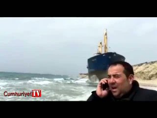 Ata Demirer'in gemi isyanı kırdı geçirdi