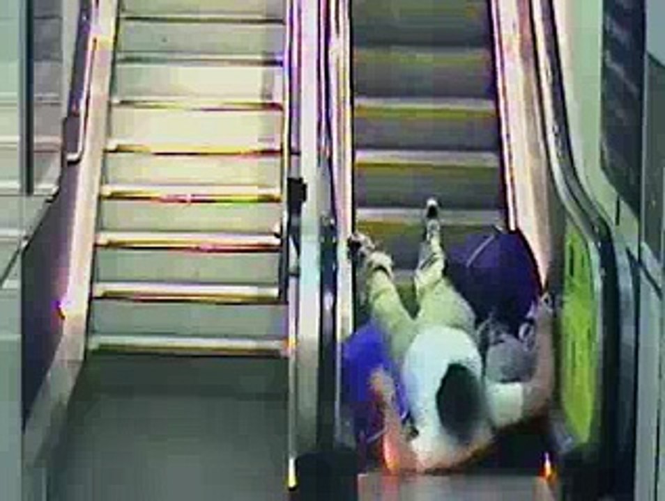Thats_Not_How_You_Ride_An_Escalator - Funny Videos
