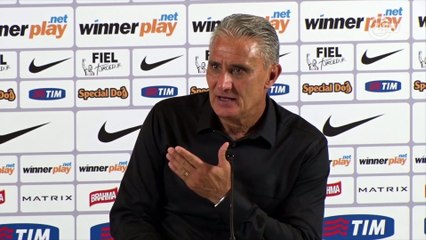 Télécharger la video: Tite elogia laterais do Corinthians e revela papo com Yago e Balbuena