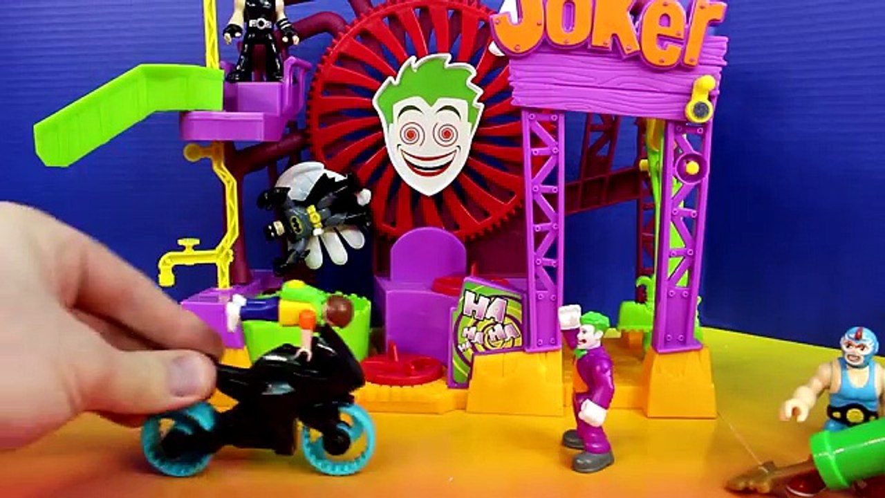 Imaginext Nightwing saves Batman From Joker in Superboy Playmobile Dream school Bus