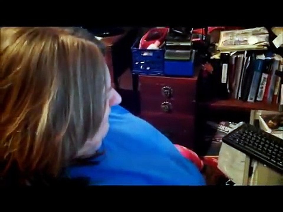 2 girls 1 cup Reaction (My Mom)
