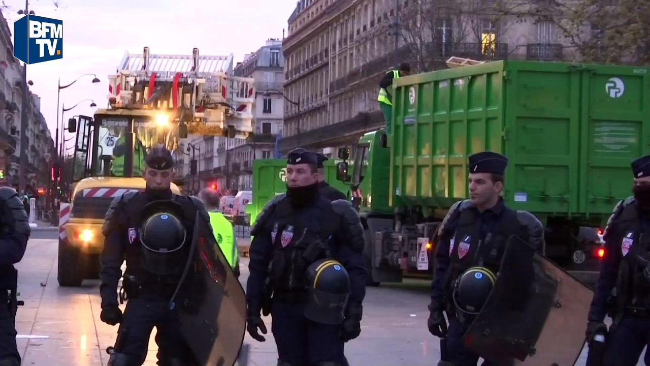 "Nuit debout à Paris": la place de la République évacuée dans le calme