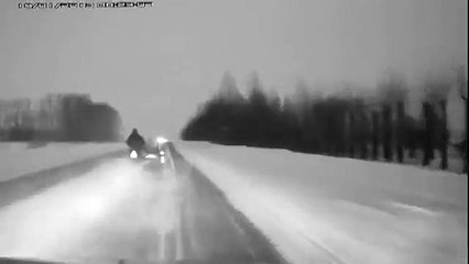 Зимой на мотоцикле с коляской.