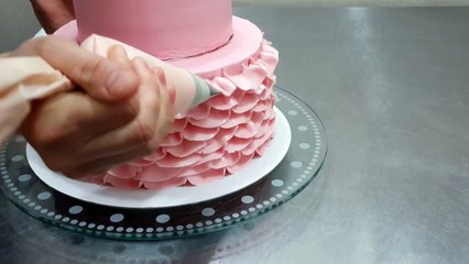 BUTTERCREAM RUFFLE PINK . LOVE IT!