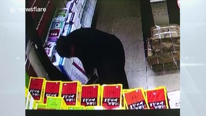 Man hides ten books in trousers and steals them in bookstore