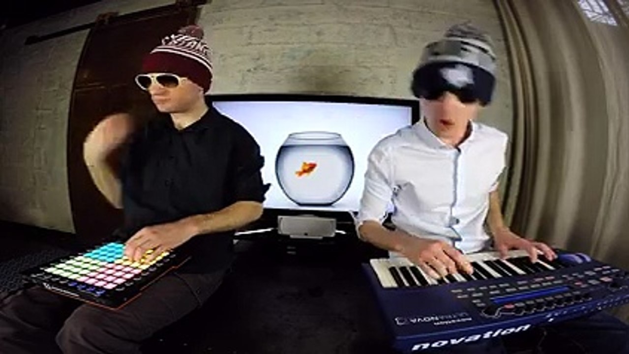 Buzz : Le duo de DJ French Fuse remixent 35 musiques de pubs !