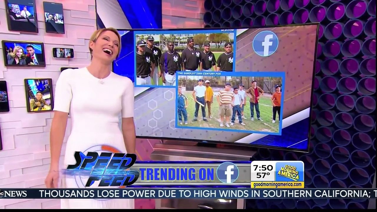 Amy Robach 03:25:15 (ZOOMED LEGS) GMA ABC