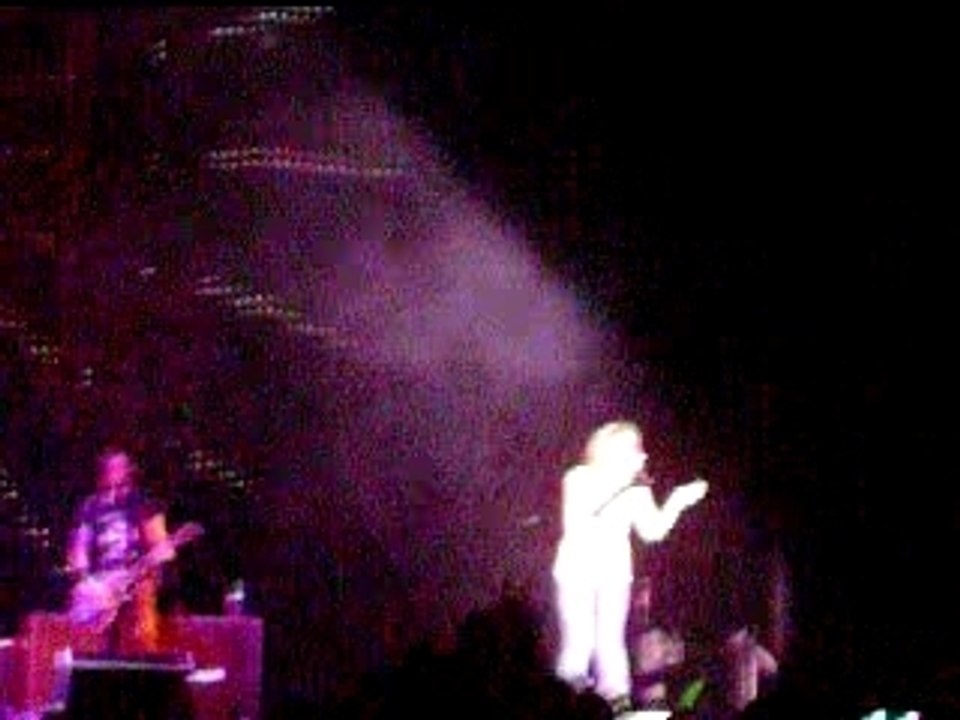 Hilary duff most wanted tour beat of my heart II