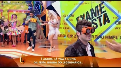 Сексуальная невеста демонстрирует фигуру / Bride in Wedding Dress Bridal body paint