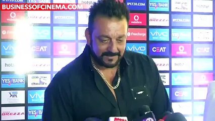 Sanjay Dutt AVOIDS A Controversy Related Question At IPL 2016!