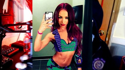 WWE Sasha Banks FAN Sings her Love SONG - Theme