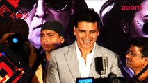 Akshay Kumar was recently detained at London airport - Bollywood News - #TMT
