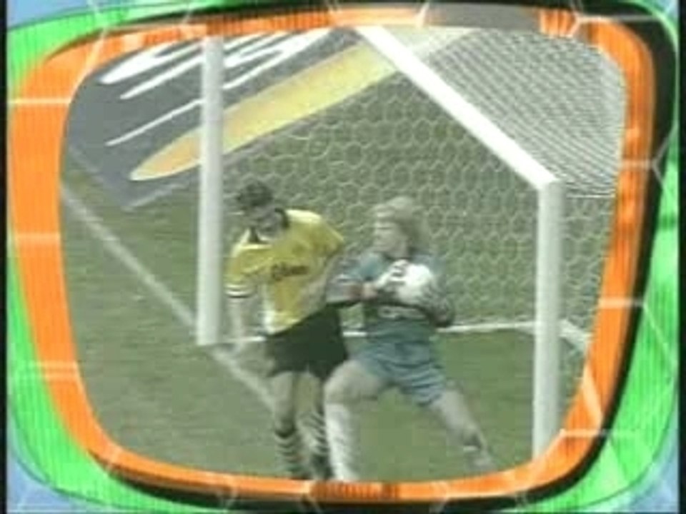 Homo goalkeeper?