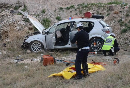Hastane yolunda kaza: 2 ölü