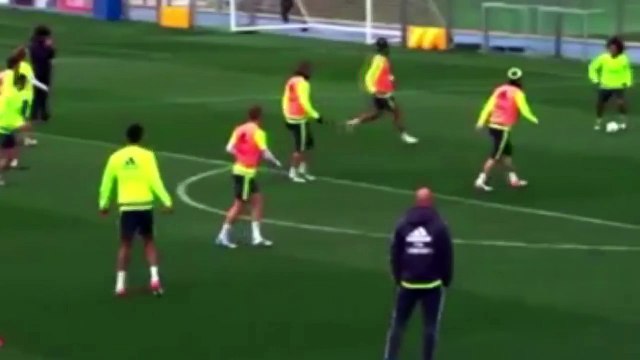 Bale'den müthiş topuk golü!