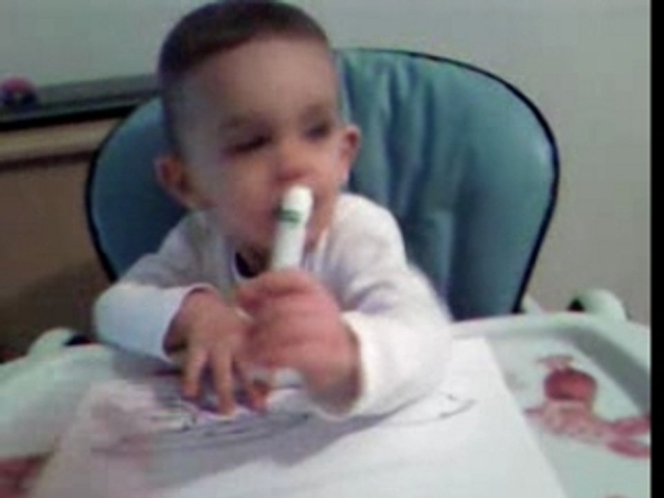 Mon 1er dessin 180607 15 mois