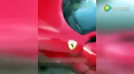 Chineses destroem Ferraris e Maseratis a atravessar rios e valas!!!