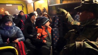 Офицеры группы ЦВС “Курахово“ организовали доставку детей домой с реабилитации.