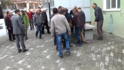 Silahla Oynayan Çocuğun Babasını Vurduğu İddiası