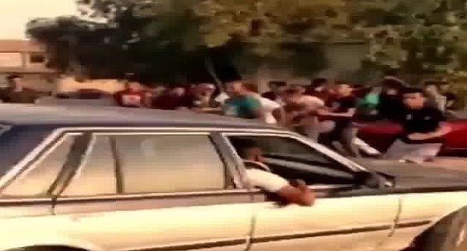 Il évite une voiture qui drift avec classe