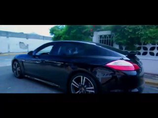 El nuevo juguetico que acaba de comprar Black jonas point (Auto Panamera)