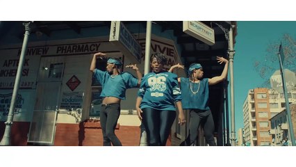BUSISWA feat DJ BUCKZ, UHURU -LAHLA!