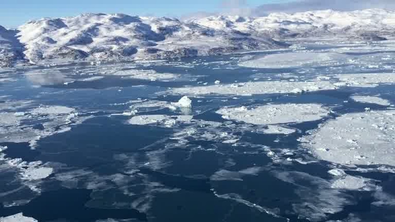 Sentinel-1B Services : tracking sea ice