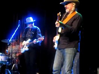 Dave & Phil Alvin with The Guilty Ones - Cherry Red