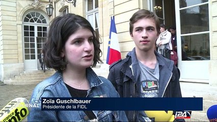 Loi Travail: Valls tente d'apaiser les jeunes