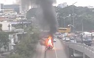 Un auto se incendia al norte de Guayaquil