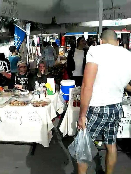 İzmir-Ayvalık Profesyonel Kokartlı Turist Rehberi Geziyor ve Anlatıyor -Alacati ot festivali