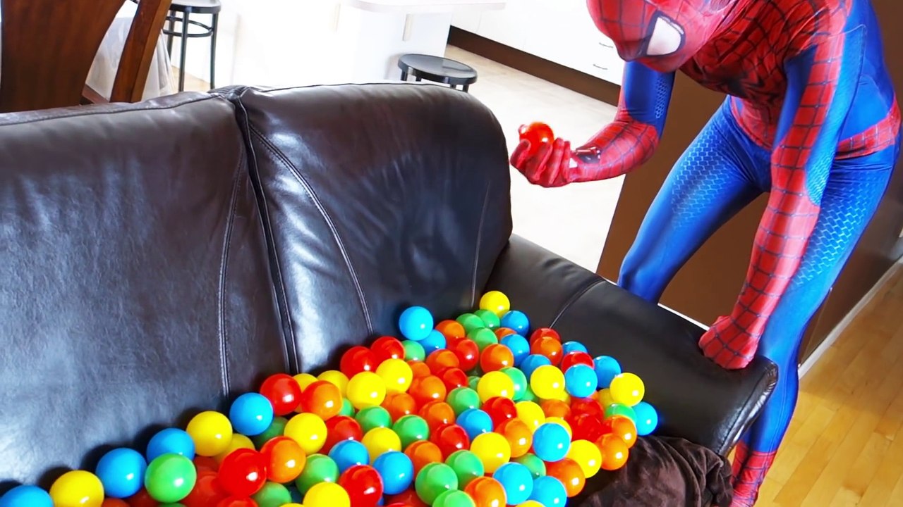 Spiderman & Frozen Elsa vs Joker! w- Pink Spidergirl, Anna! Prank! Superhero Fun in Real Life -)