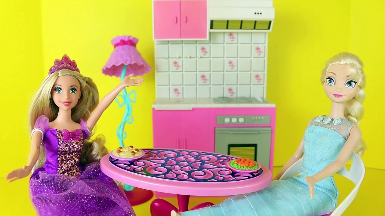 Frozen Elsa Hair Tutorial How To Do Disney Frozen Elsa Braid on Rapunzel Barbie Doll DisneyCarToys