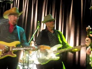 Dave & Phil Alvin with The Guilty Ones - ?