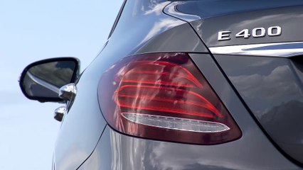 La Mercedes Classe E se démarque par une ligne dynamique et un intérieur raffiné