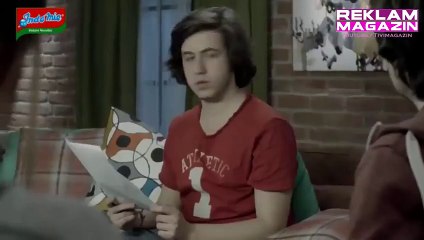 Indomie Sen Yemeği Düşünme Şimdi Ye Reklamı
