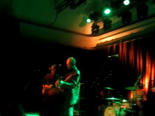 Dave & Phil Alvin with The Guilty Ones - All By Myself